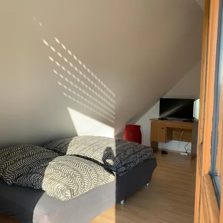 Kleines Dachzimmer Mit Balkon Feucht Exterior photo