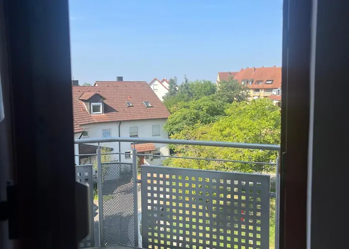 Kleines Dachzimmer Mit Balkon