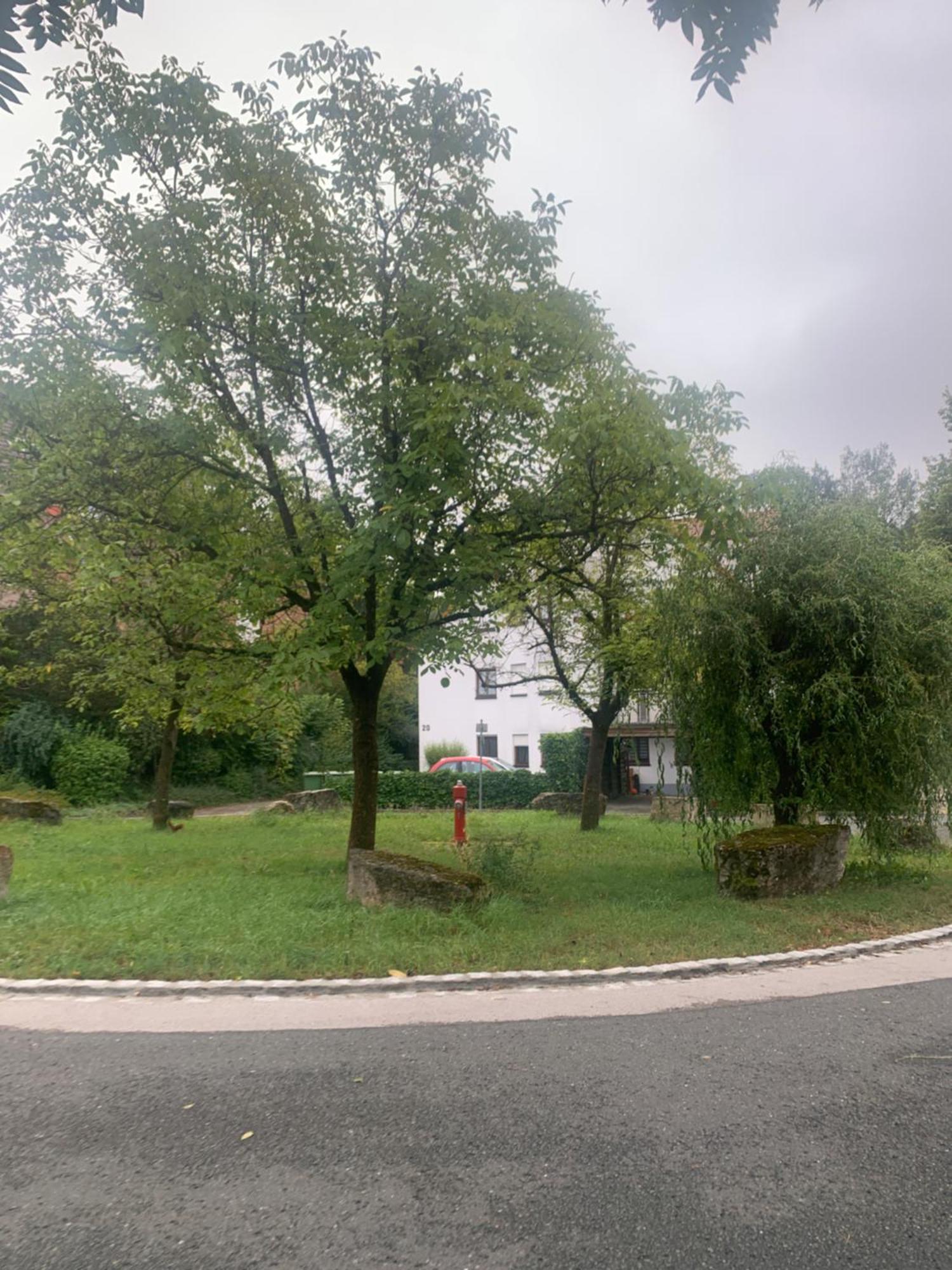 Kleines Dachzimmer Mit Balkon * Feucht