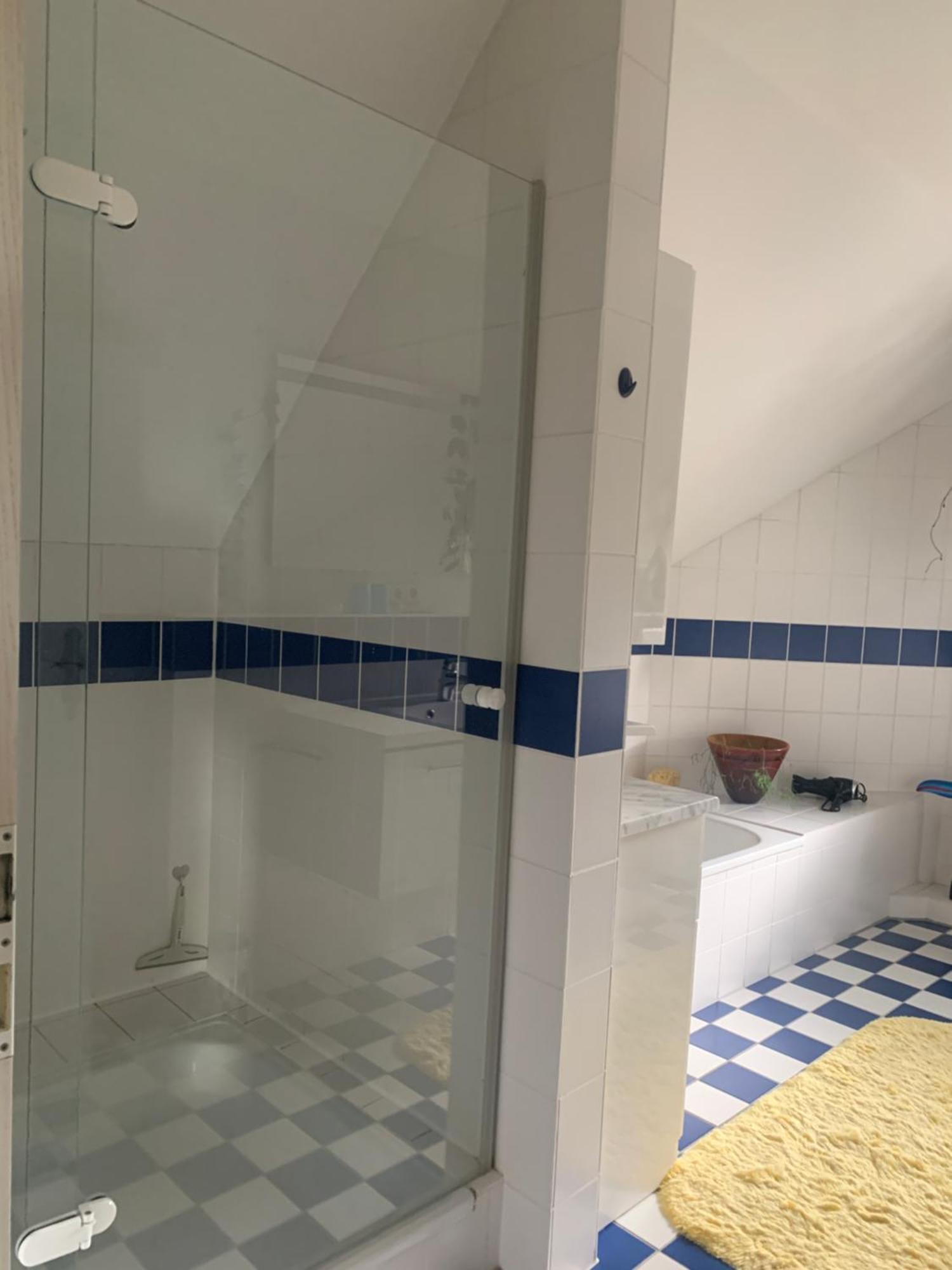 Kleines Dachzimmer Mit Balkon Homestay
