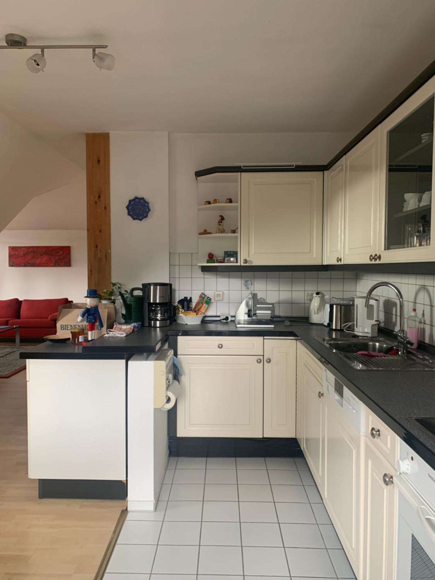 Kleines Dachzimmer Mit Balkon *