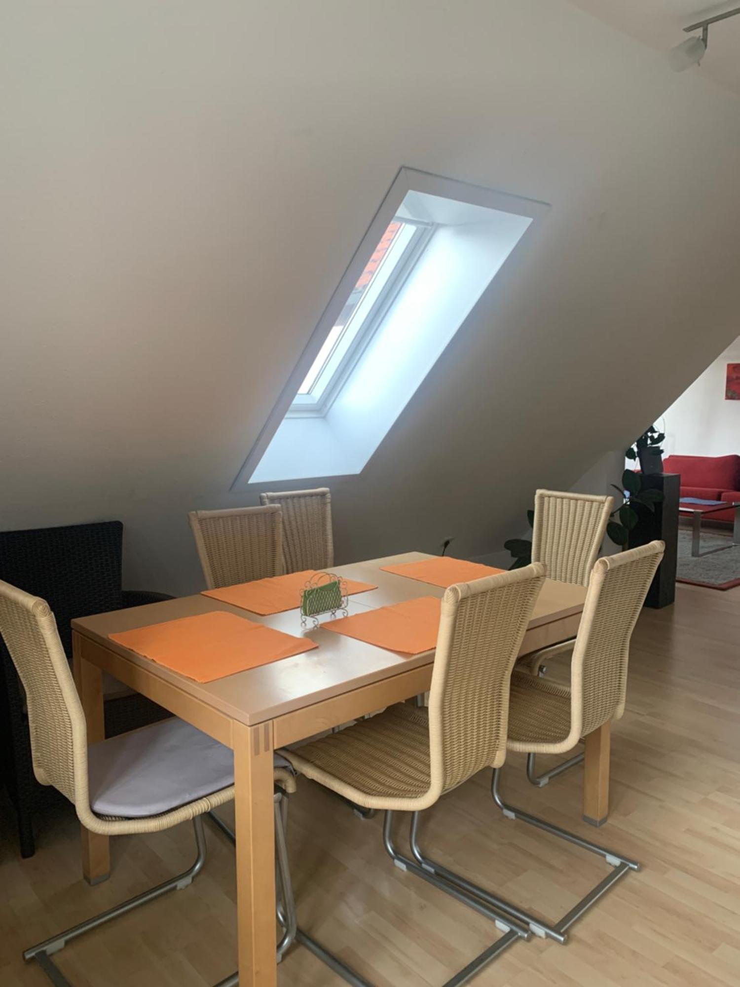 Kleines Dachzimmer Mit Balkon Homestay Feucht
